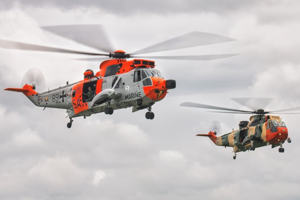 The last visit of the German SeaKing at Belgium. Together with the former Seaking of the Belgian Air Force, she flew in formation in the belgium sky. A nice and sad moment. A few weeks after this photo, the German SeaKing was taken out of service. The photo shows the special retro paint.