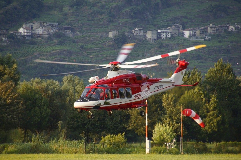 AW 139 VF-150 Vigili del Fuoco s/n 31934
Start at the Airfield Sondrio after a fuel Stop for the Flight to the Homebasis Milano Malpensa.
after a Rescuemission