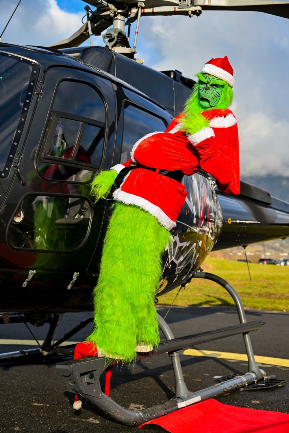 I was joining my H125 B3 helicopter to go on a mission when a man in green named "the grinch" scared me into stealing my helicopter! After discussion we finally left together for the mission