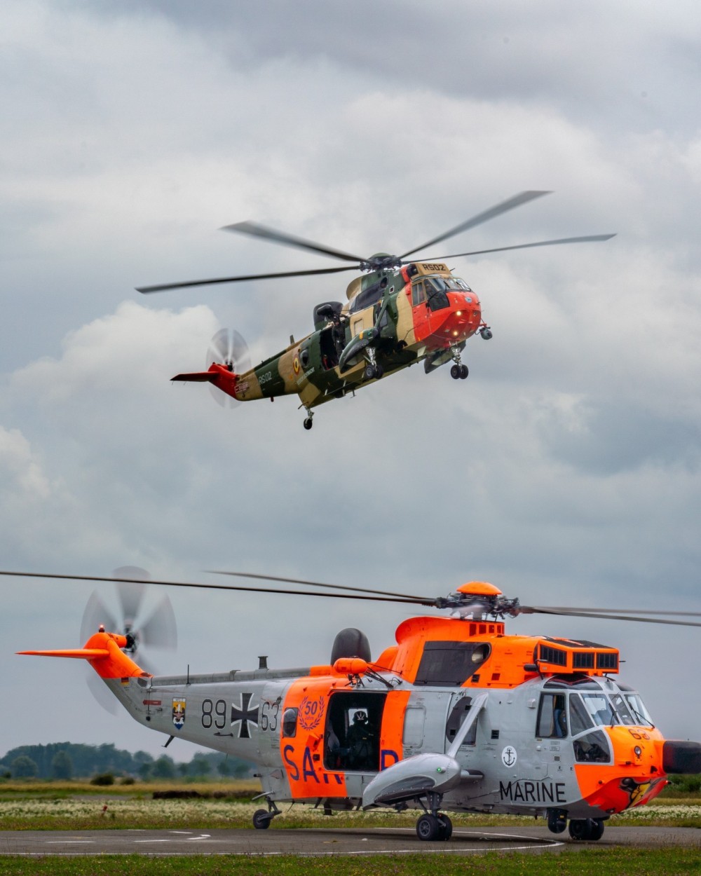 iconic moment
2 Sea Kings united

Belgian Air Force 
German Navy

Seakings @ 40th SQN opendoor