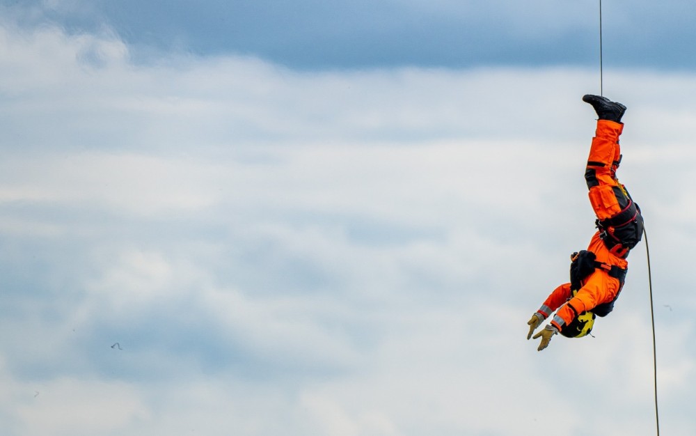 Dutch Coastguard 
Bristow 
Up Side Down hoisting demo