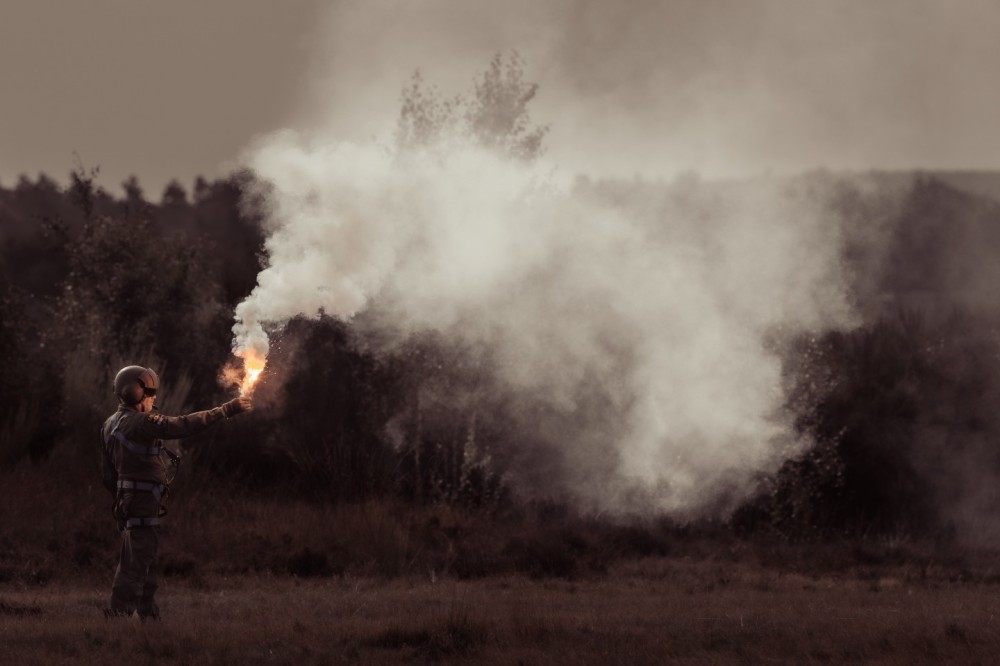 Belgian Air Force
airbus NH90
Diver with flares ready for a pick up by the heli