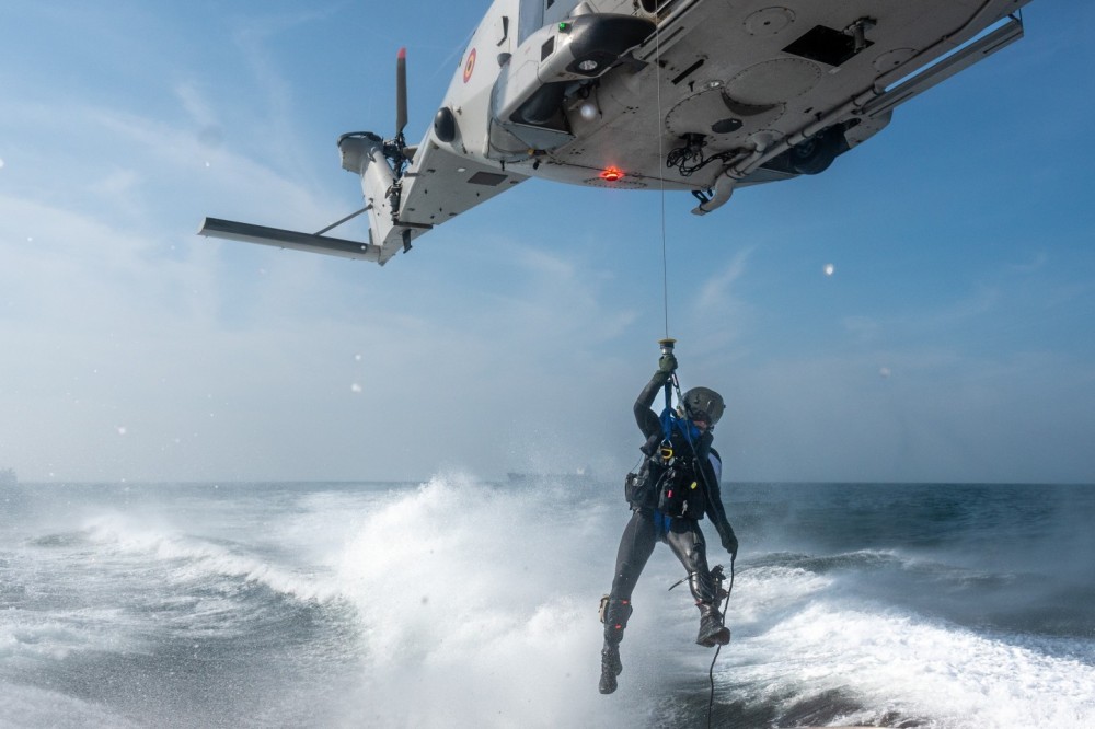 Belgian Air Force
Airbus NH09 Caiman 
Search&Rescue Heli Squadron 

SAR diver winching exercise with BRANDARIS SAR Vessel