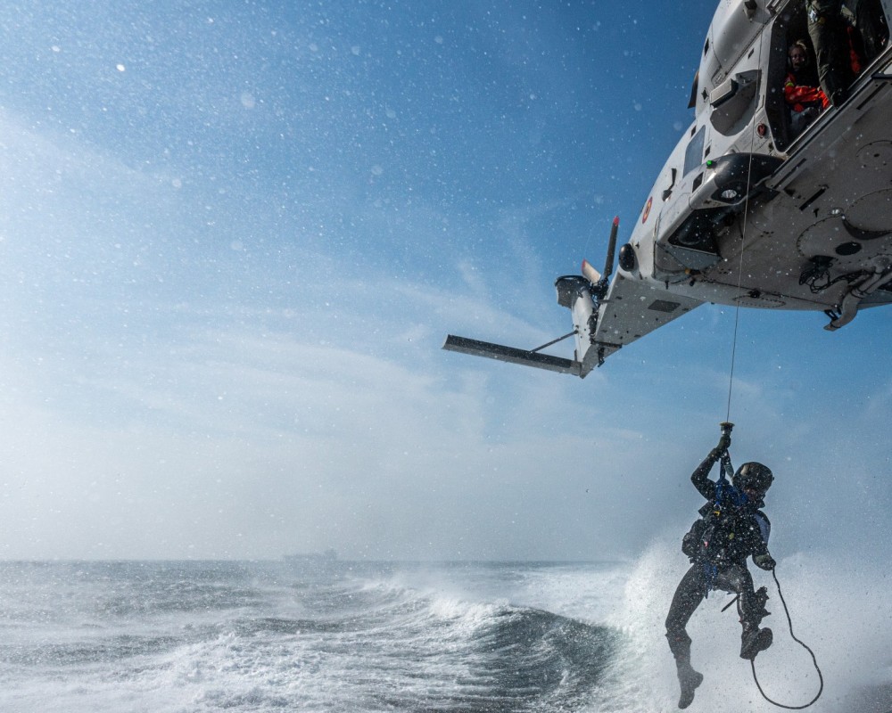 Belgian Air Force
Airbus NH09 Caiman 
Search&Rescue Heli Squadron 

SAR diver winching exercise with BRANDARIS SAR Vessel