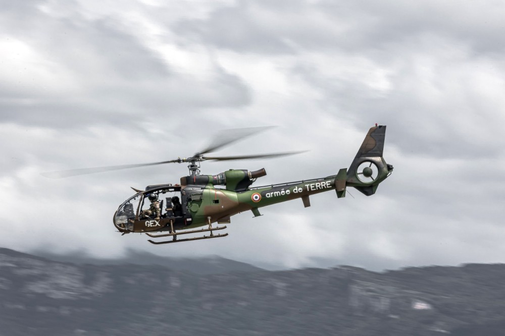 Hélicoptère de combat Gazelle GEX Armée de terre
3e RHC (régiment d'hélicoptères de combat) l'aviation légère de l'armée de Terre (ALAT) basé à d'Etain-Rouvres.
armé d une mitrailleuses M-134 "Gatling !