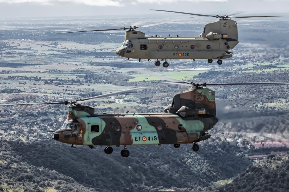 Photo session taken to immortalize the last flight of the CH-47D, retired from service in the Spanish Army on April 1 of this year 2024. In formation flying the CH-47D ET-419 accompanied by the substitute CH-47F ET-420