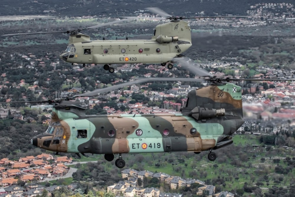 Photo session taken to immortalize the last flight of the CH-47D, retired from service in the Spanish Army on April 1 of this year 2024. In formation flying the CH-47D ET-419 accompanied by the substitute CH-47F ET-420