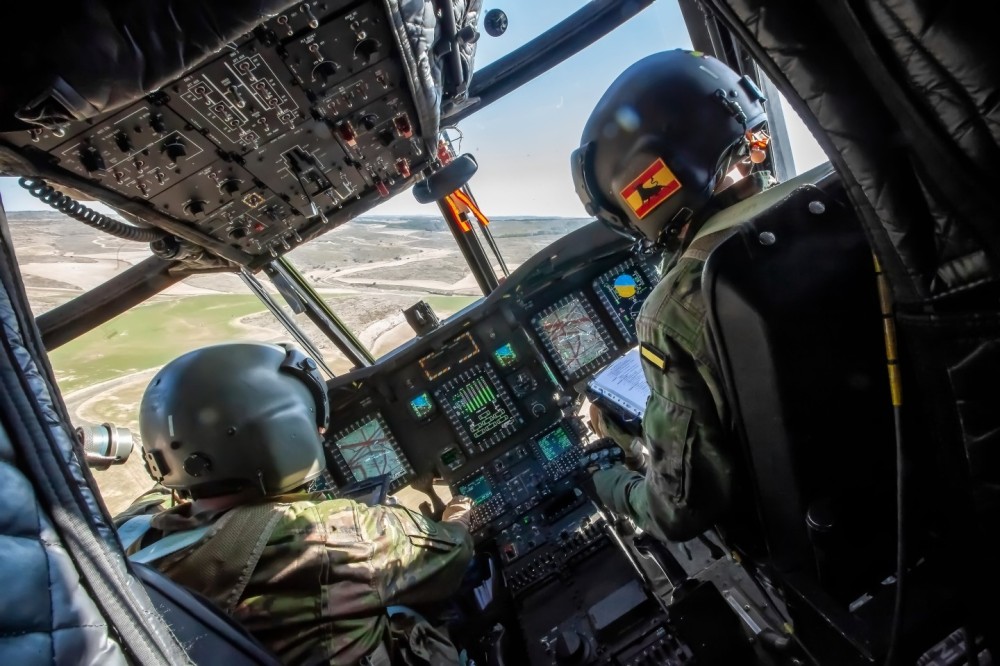 Crew of a CH-47 Foxtrot of the Spanish Army Aviation during a machine gun shooting exercise.
The CH-47 Foxtrot has replaced the CH-47 Delta in the Spanish Army