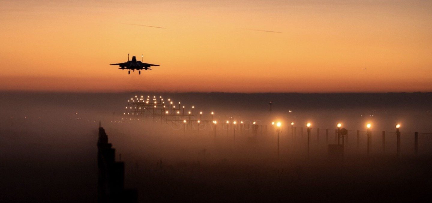 Seymour Johnson visitor to Raf Lakenheath, arrives back in perfect conditions. November 2021.This was the first jet back, after he landed the jetwash blew the mist away! One chance!