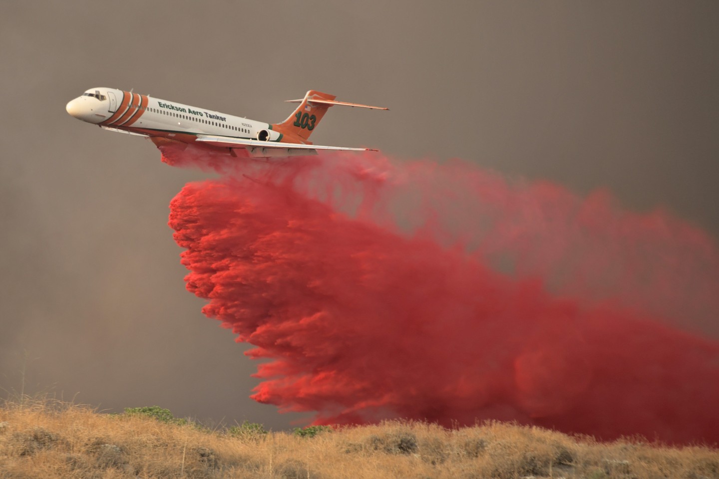 Erickson Aero Tanker T-103 makes a retardant drop on the right flank of the Rabbit fire off Gilman Hot Springs rd near Hemet, CA which ended up burning 8,283 acres.