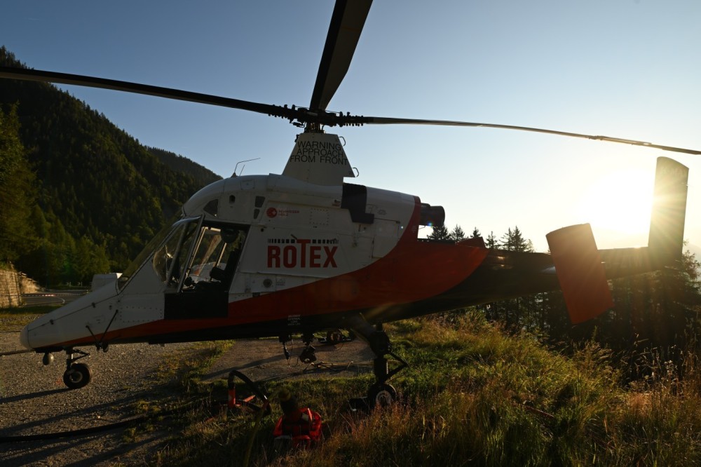 K-Max HB-ZTW from Rotex during a wood hauling on Martigny (CH) August 6, 2024 this helicopter is single-seater and very suitable for wood, assembly and also for forest fires